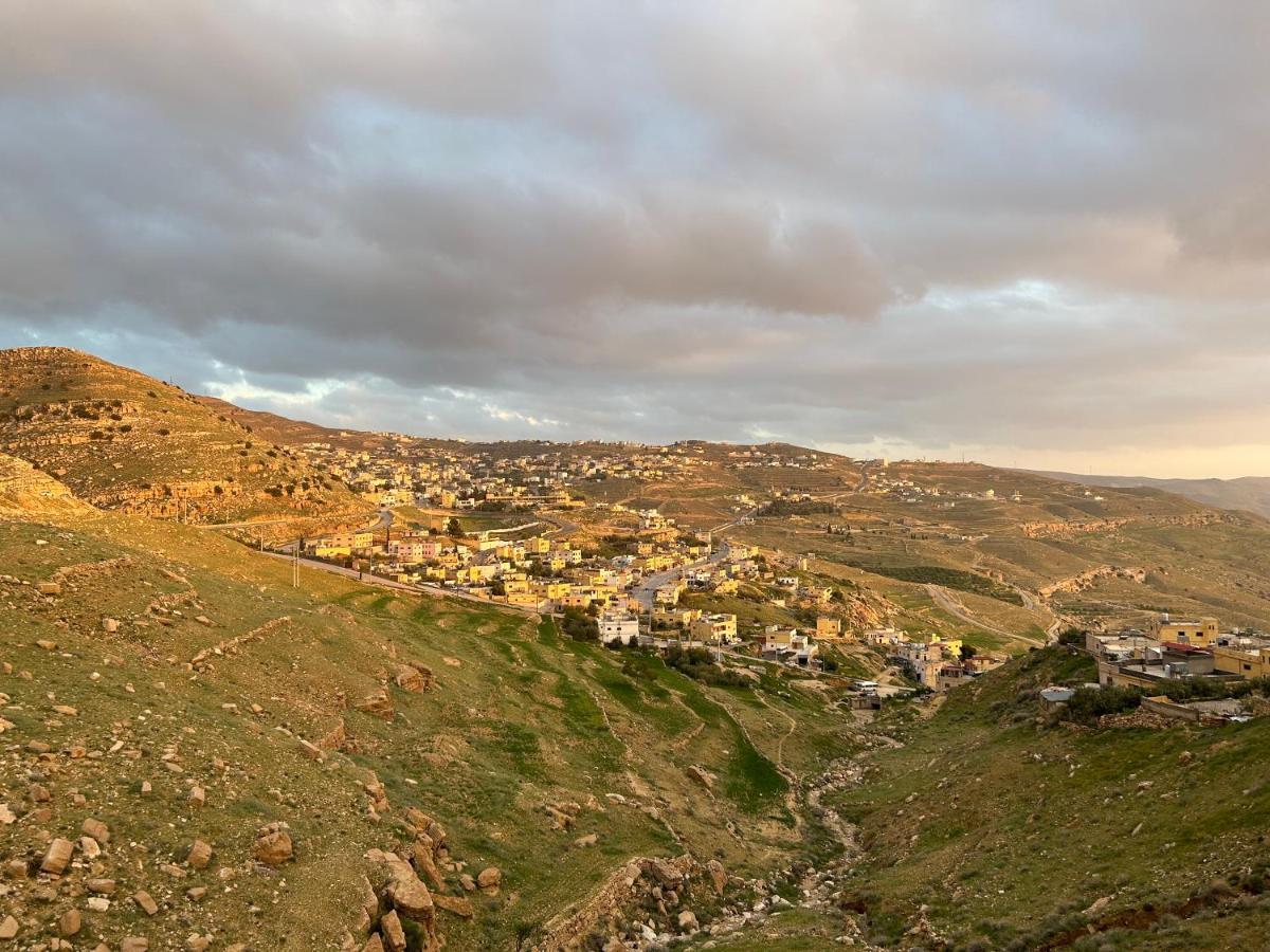 Petra Pass Hostel 와디무사 외부 사진