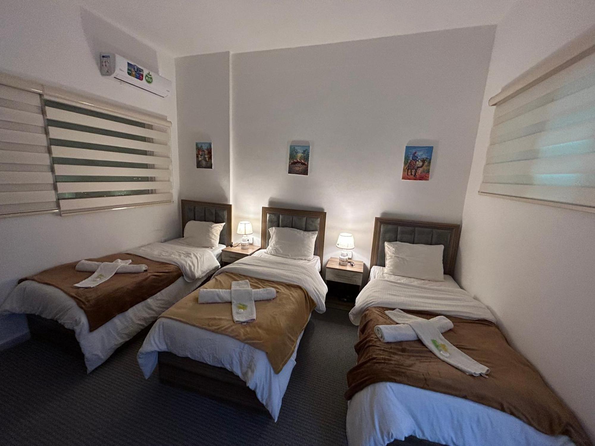 Petra Pass Hostel 와디무사 외부 사진